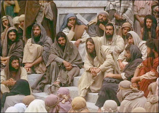 Christ teaching crowd